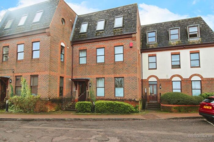 2 Bedroom Apartment To Rent In Little London Court, Swindon, SN1