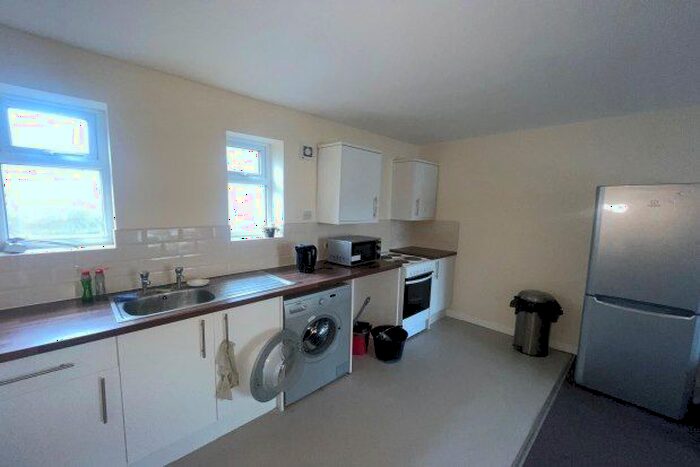 1 Bedroom Flat To Rent In Chapel Ash, Wolverhampton, WV3