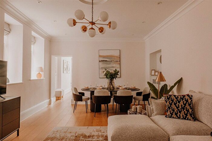 2 Bedroom Flat To Rent In Stratton Street, Mayfair, W1J