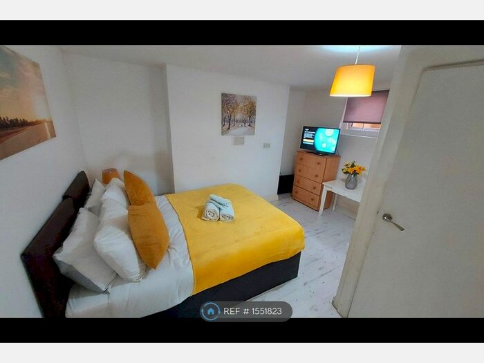 2 Bedroom Flat To Rent In Mill Road, Gillingham, ME7