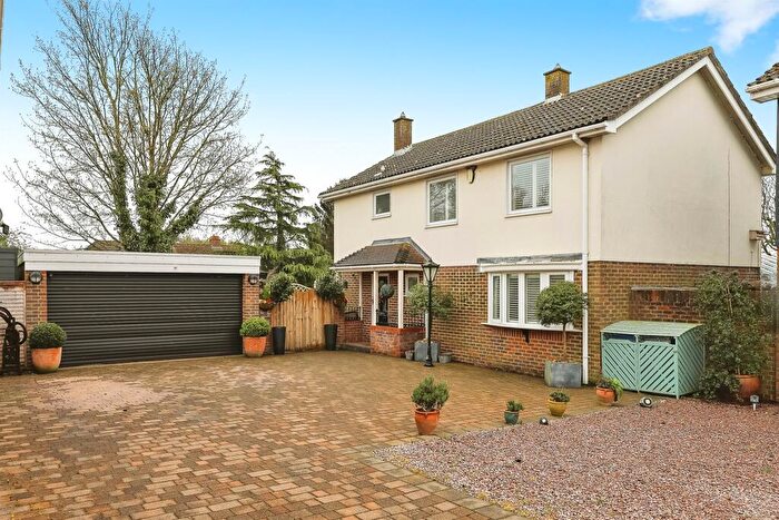 4 Bedroom Detached House For Sale In Windmill Close, Ellington, Huntingdon, PE28