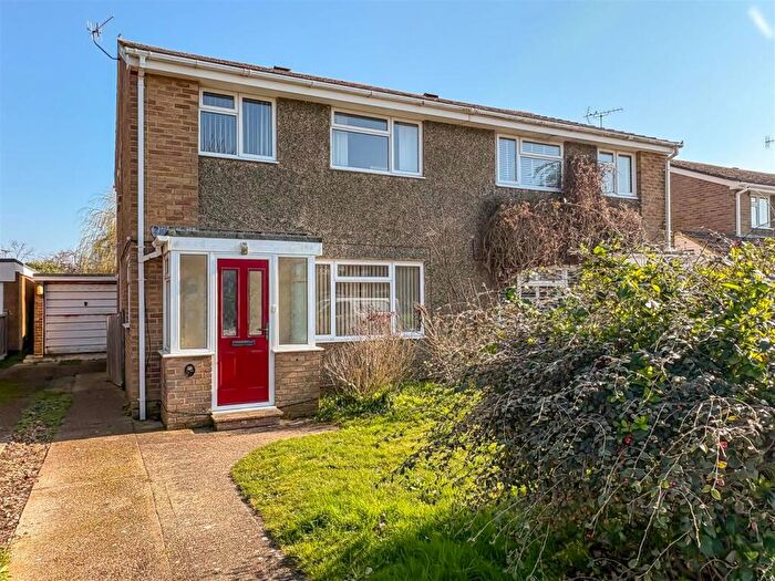 3 Bedroom Property For Sale In White Horses Way, Littlehampton, BN17