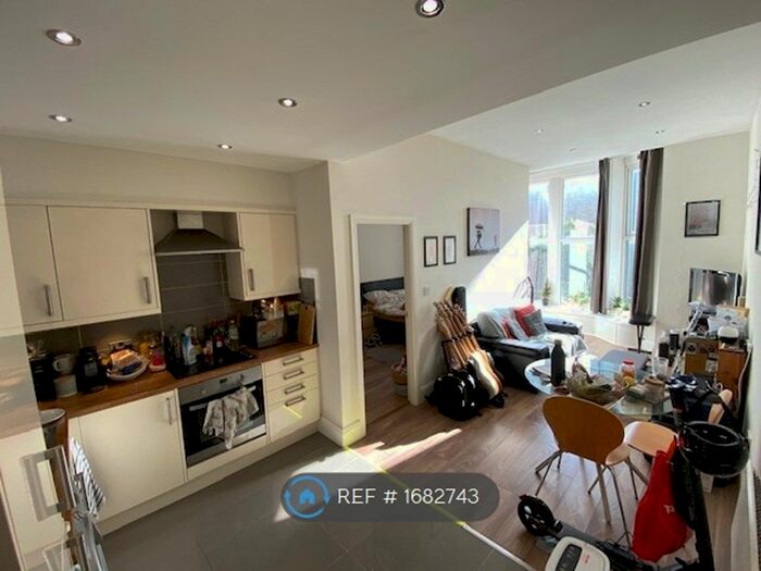 1 Bedroom Flat To Rent In Otley Road, Leeds, LS16