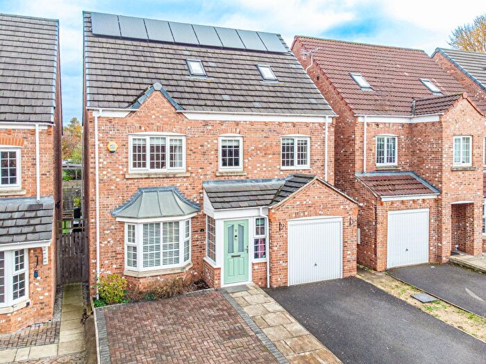 5 Bedroom Detached House For Sale In Mallard Close, York, YO10