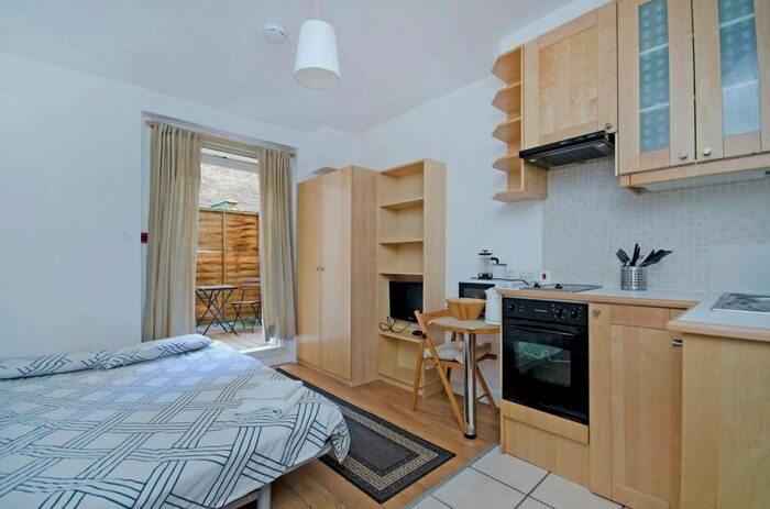 Studio To Rent In Fairholme Road, West Kensington, London, W14