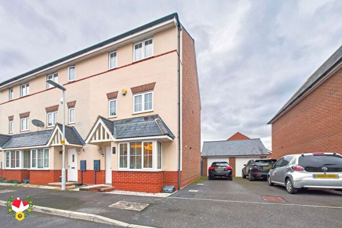 4 Bedroom End Terrace House For Sale In Diamond Jubilee Close, Gloucester, GL1