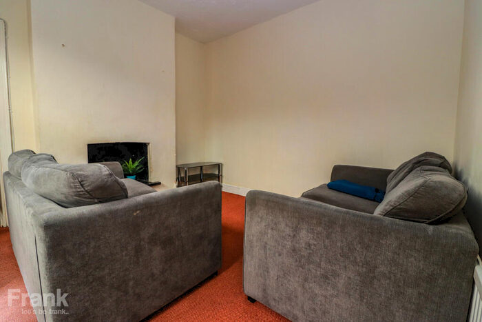 4 Bedroom Semi-Detached House To Rent In Newcombe Road, Southampton, SO15