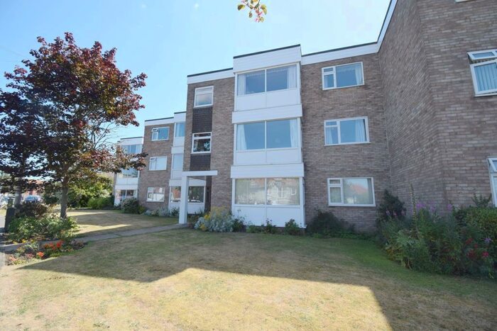 2 Bedroom Flat To Rent In Fourth Avenue, Frinton On Sea, CO13