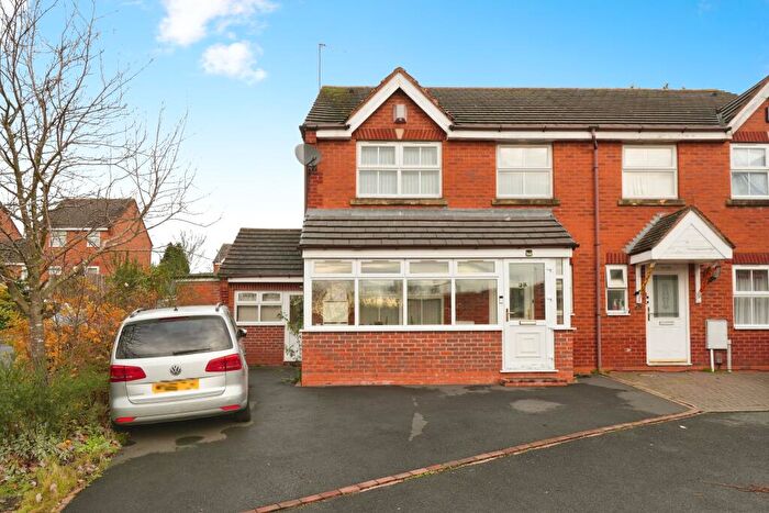 4 Bedroom Semi Detached House For Sale In Arthur Harris Close, Smethwick, B66