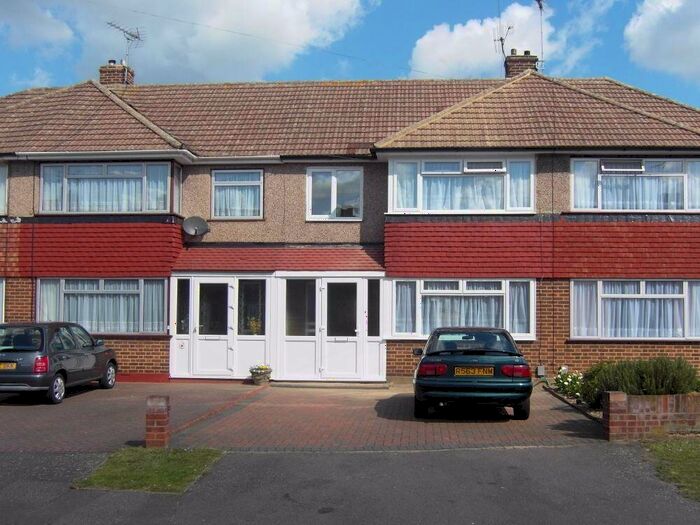 3 Bedroom Terraced House To Rent In Whittingstall Road, Hoddesdon, EN11