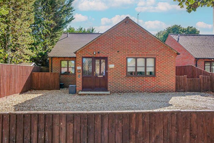 2 Bedroom Detached Bungalow For Sale In Park Close, Didcot, OX11