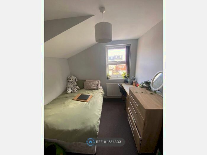 6 Bedroom Terraced House To Rent In Blenheim Road, Reading, RG1