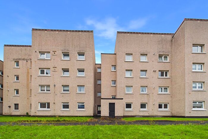 2 Bedroom Flat To Rent In Maclean Square, G51