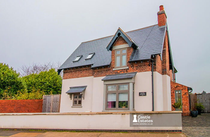 4 Bedroom Detached House To Rent In Gate House, Barton Lane, NG9