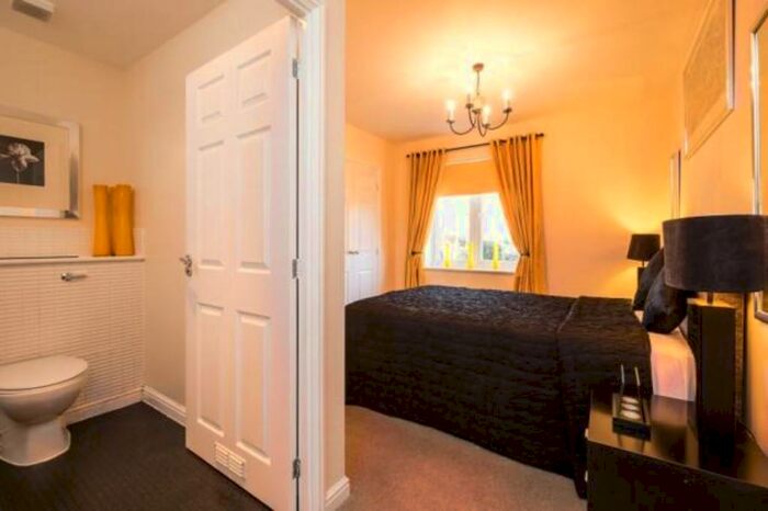 2 Bedroom Apartment To Rent In Collingtree Court, Warwick Road, Solihull, B92
