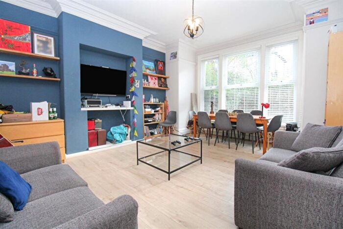 7 Bedroom Terraced House To Rent In Wood Lane, Headingley, Leeds, LS6