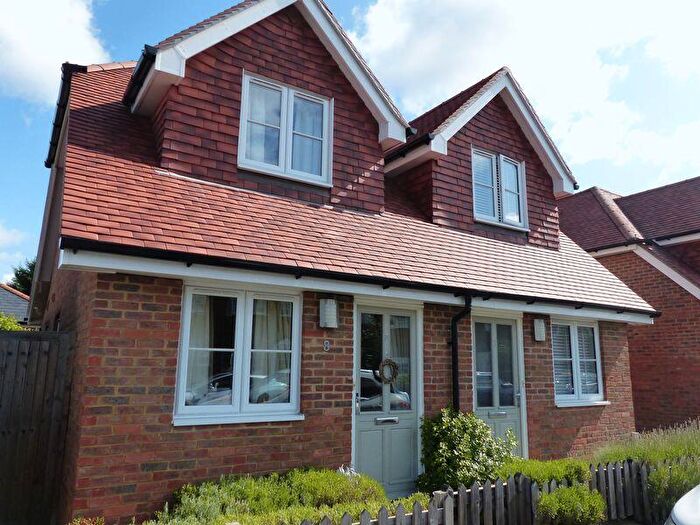 1 Bedroom Semi-Detached House For Sale In The Oval, Godalming, GU7
