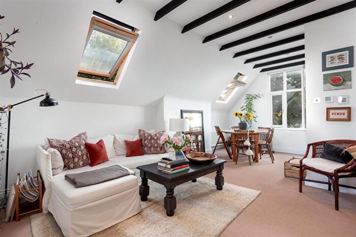 2 Bedroom Flat To Rent In Canfield Gardens, South Hampstead, NW6