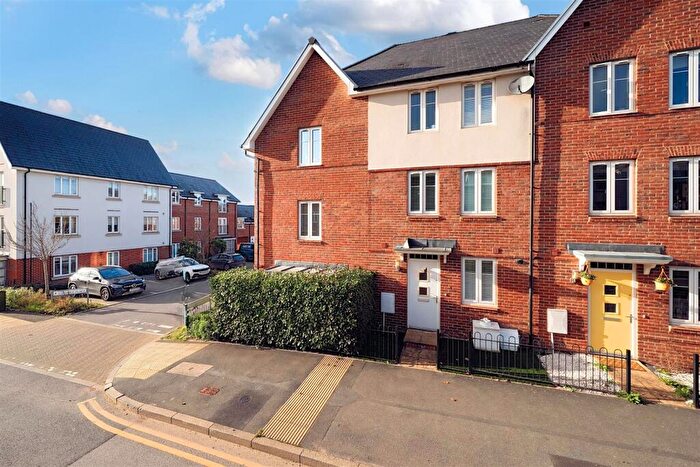 3 Bedroom Terraced House For Sale In William Heelas Way, Wokingham, Berkshire, RG40