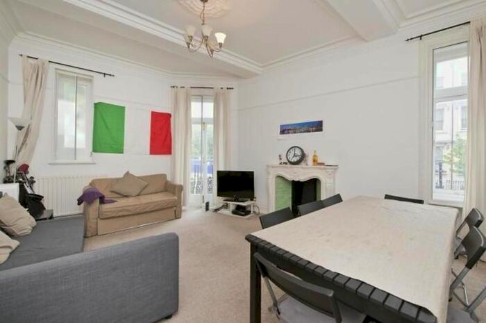 4 Bedroom Flat To Rent In Earl's Court Square, London, SW5