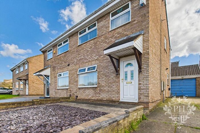 3 Bedroom Semi-Detached House For Sale In Meadowgate, Eston, Middlesbrough, TS6