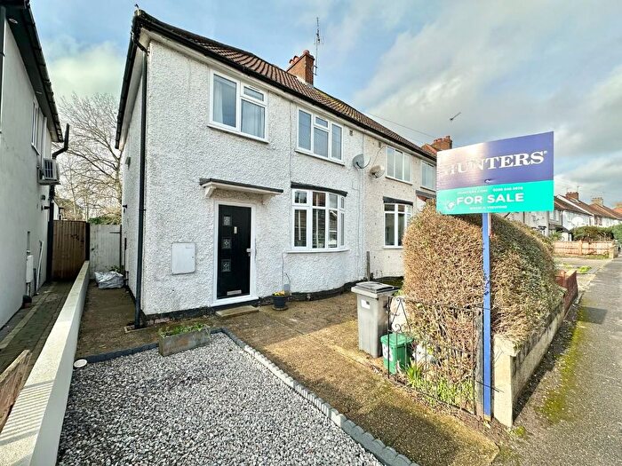 3 Bedroom Semi Detached House For Sale In York Avenue, Hayes, UB3