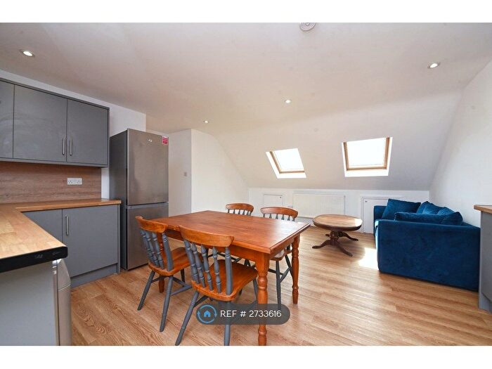3 Bedroom Flat To Rent In Stanmore, London, HA7