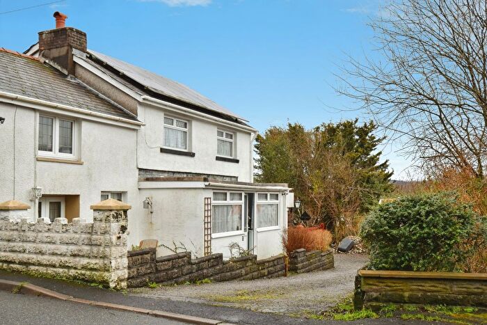 3 Bedroom Semi-Detached House For Sale In Parklands Road, Parklands, Ammanford, Carmarthenshire, SA18