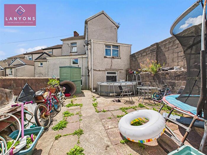 1 Bedroom Maisonette For Sale In Aldergrove Road, Porth, Rhondda Cynon Taff, CF39