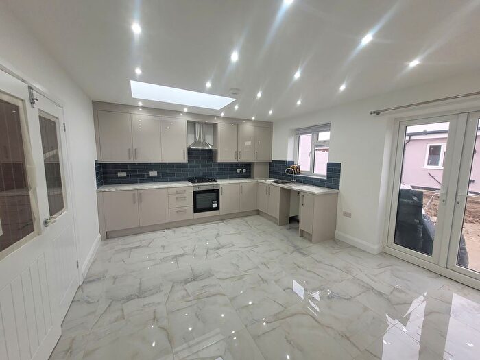 3 Bedroom Property To Rent In York Avenue, Slough, SL1