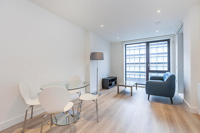 1 Bedroom Flat For Sale In Valencia Close, London, E14