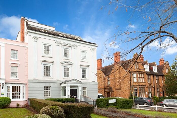 2 Bedroom Flat To Rent In South Bar Street, Banbury, OX16