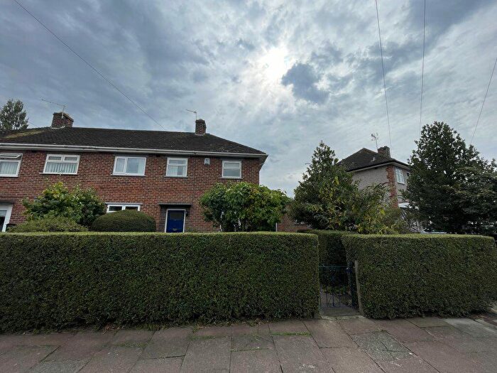 3 Bedroom Semi-Detached House To Rent In Broadway, Loughborough, LE11