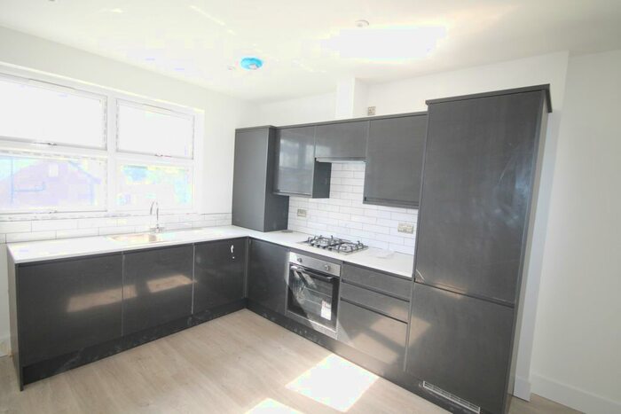 2 Bedroom Flat To Rent In Windmill Road, Brentford, TW8