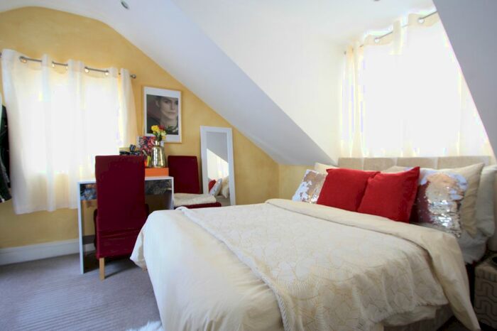 1 Bedroom Flat To Rent In Estreham Road, Streatham, SW16