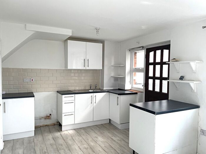 3 Bedroom Property To Rent In Kimble Drive, Bedford, Bedfordshire., MK41