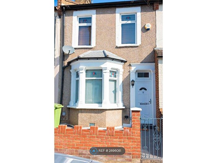 3 Bedroom Terraced House To Rent In Abbey Grove, London, SE2