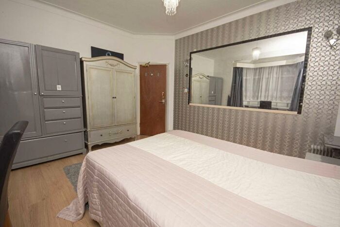 Studio To Rent In Whitchurch Lane, Canons Park, Edgware, HA8