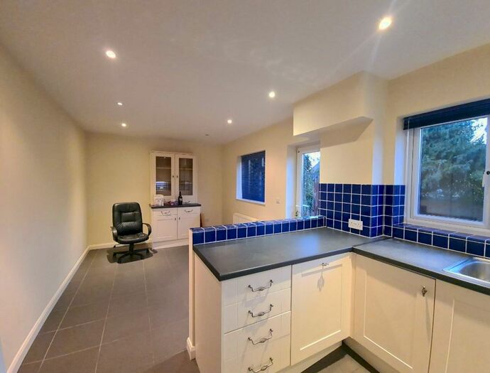 4 Bedroom Detached House To Rent In Brierley Close, Dunstable, Bedfordshire, LU6