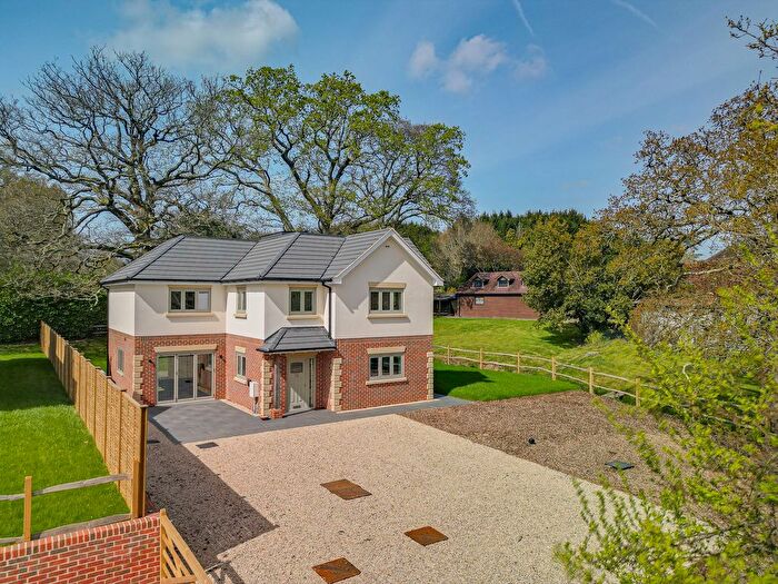 3 Bedroom Detached House For Sale In Trampers Lane, North Boarhunt, PO17