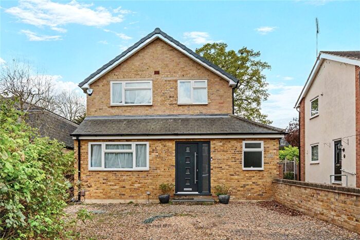 3 Bedroom Detached House For Sale In Bycullah Road, Enfield, EN2