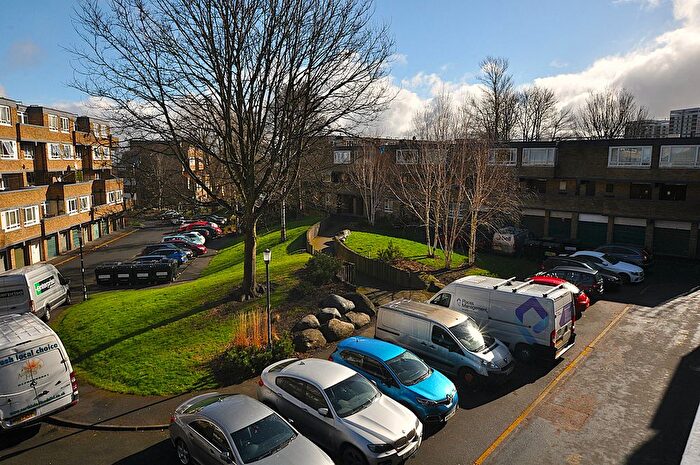 2 Bedroom Flat For Sale In Baxterwood Grove, Newcastle Upon Tyne, NE4