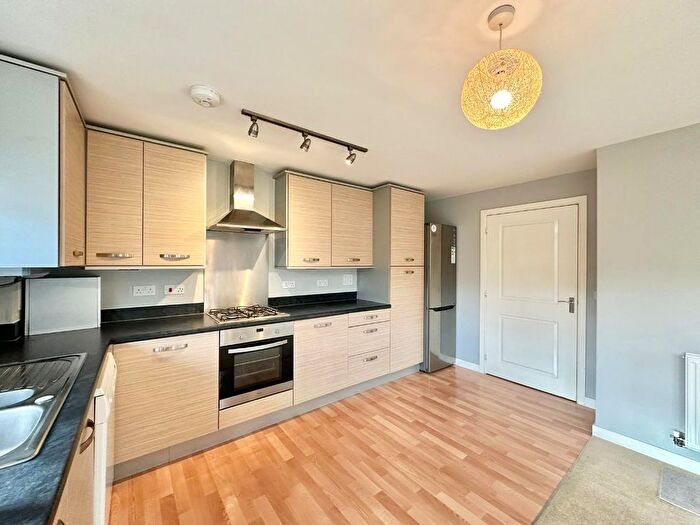 2 Bedroom Flat For Sale In Fawn House, Albacore Way, Hayes, UB3