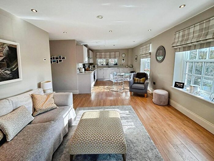 2 Bedroom Flat For Sale In Williams Court, Thirsk, YO7