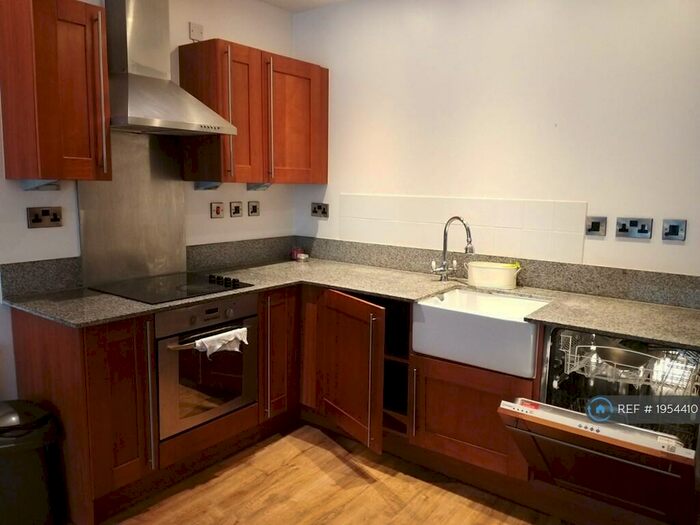 2 Bedroom Flat To Rent In Isaac Way, Manchester, M4