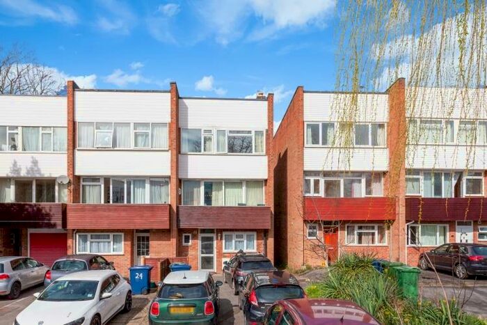 House To Rent In Horwood Close Headington, OX3