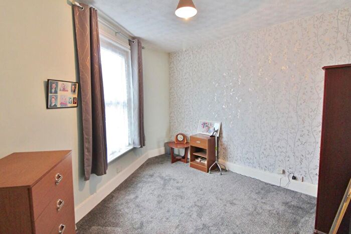 2 Bedroom Semi-Detached House For Sale In Walker Road, Stamshaw, PO2
