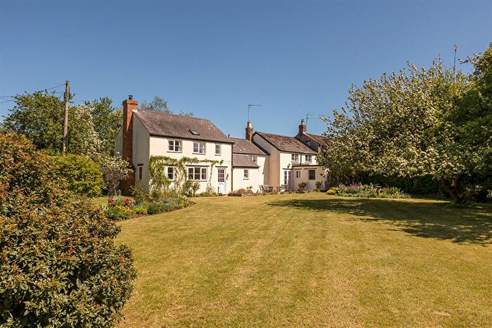 5 Bedroom Detached House For Sale In Juniper Hill, Brackley, NN13