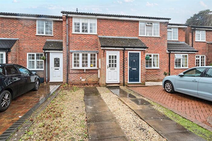 2 Bedroom Terraced House For Sale In Draycott Bracknell, Berkshire, RG12