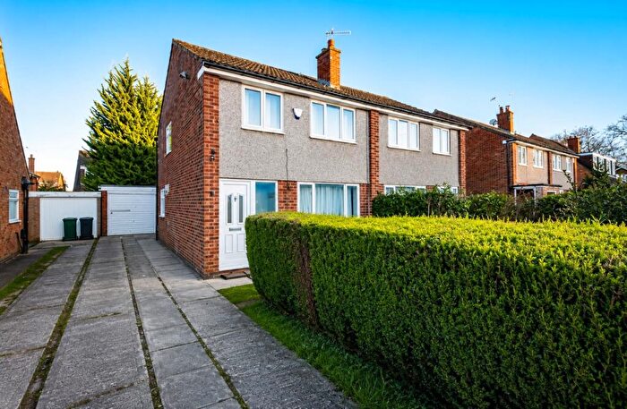 Semi-Detached House To Rent In Longwood Crescent, Alwoodley, Leeds, LS17